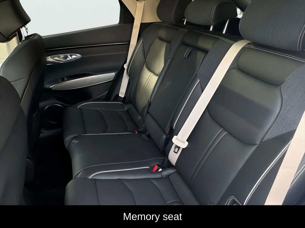 Used 2024 Genesis Electrified GV70 Advanced image 11