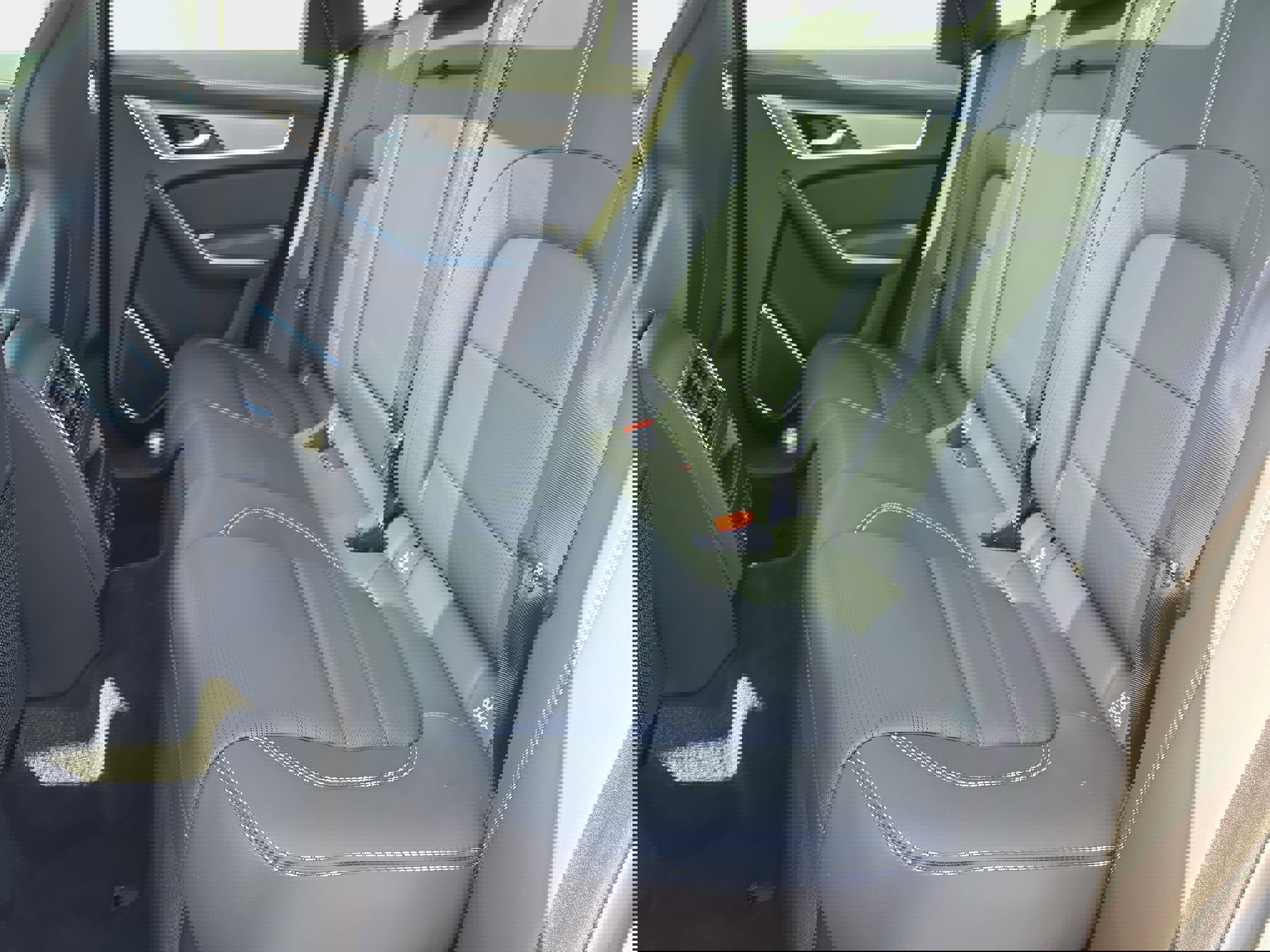 Used 2025 Jaguar F-PACE R-Dynamic S image 14