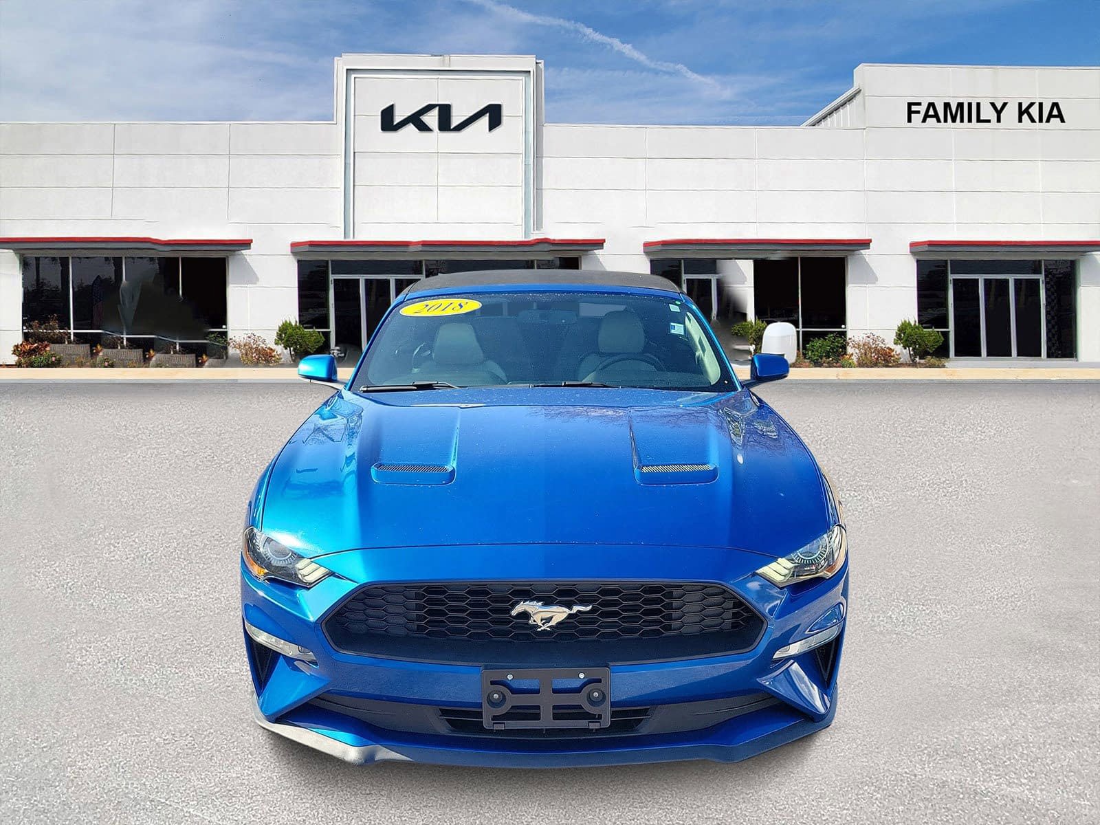 Used 2018 Ford Mustang Premium image 2