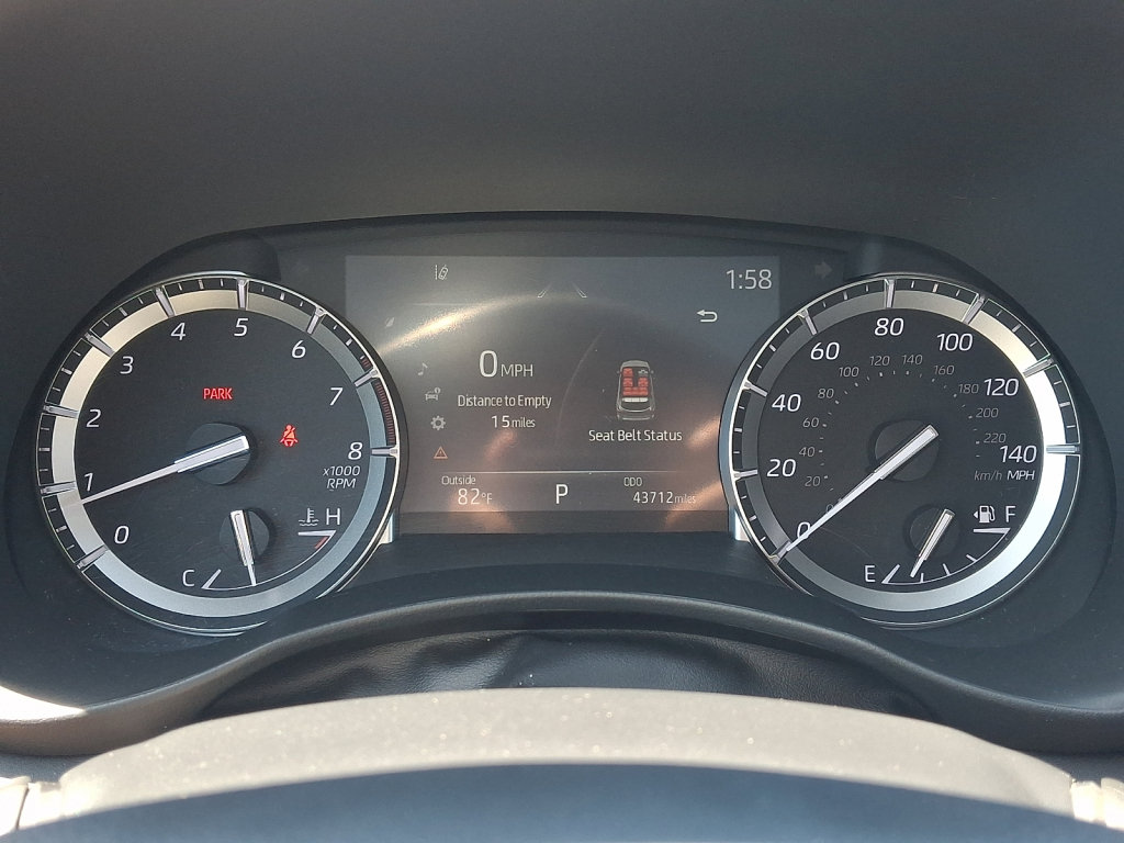Used 2022 Toyota Highlander XLE AWD/4WD image 30