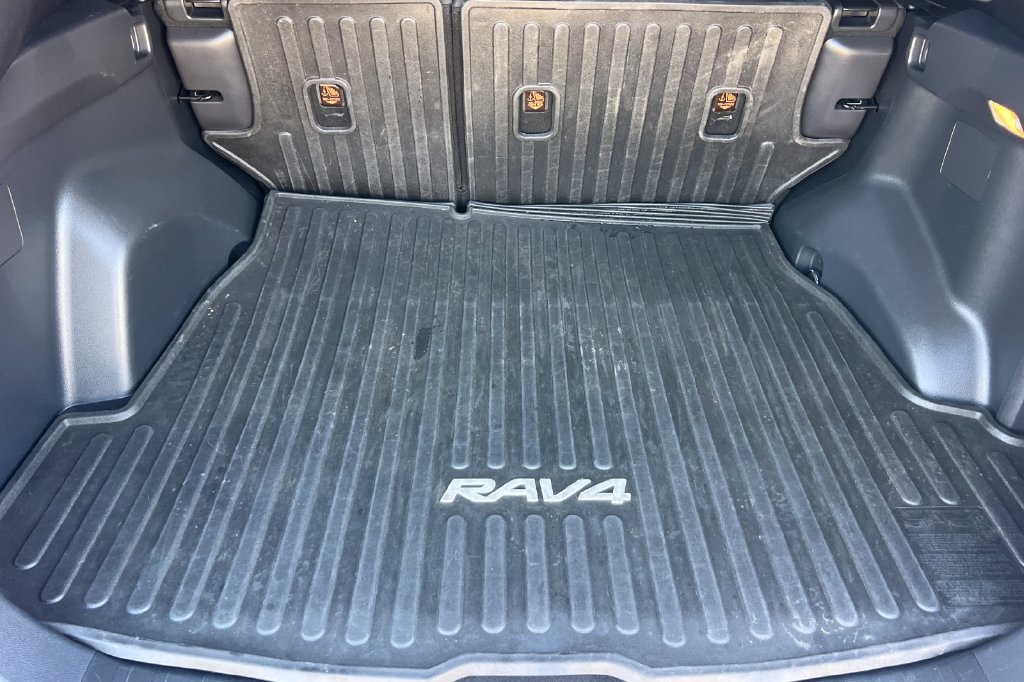Certified 2021 Toyota RAV4 SE w/ Weather & Moonroof Package AWD/4WD image 18