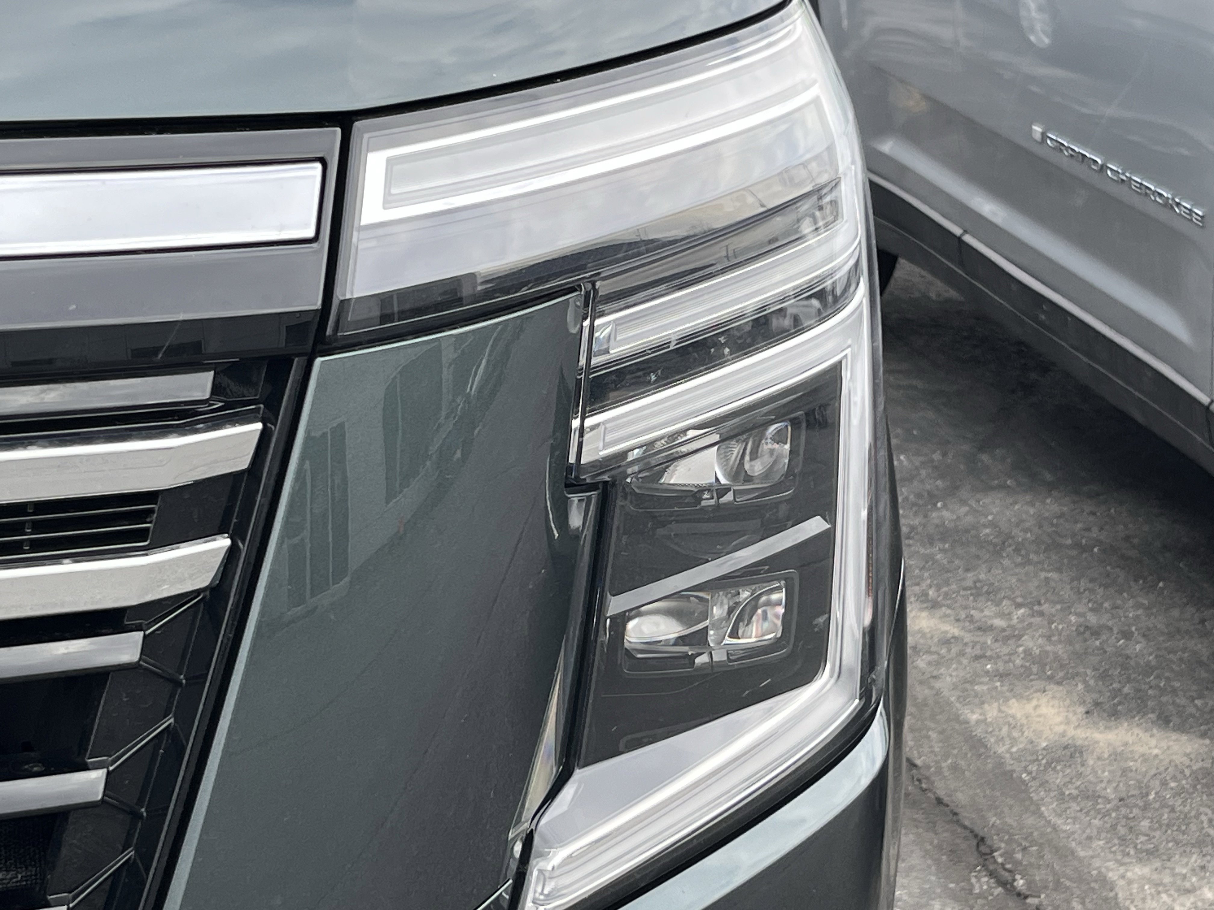 Used 2025 Nissan Armada SL w/ Captain's Chari Seat Package image 3