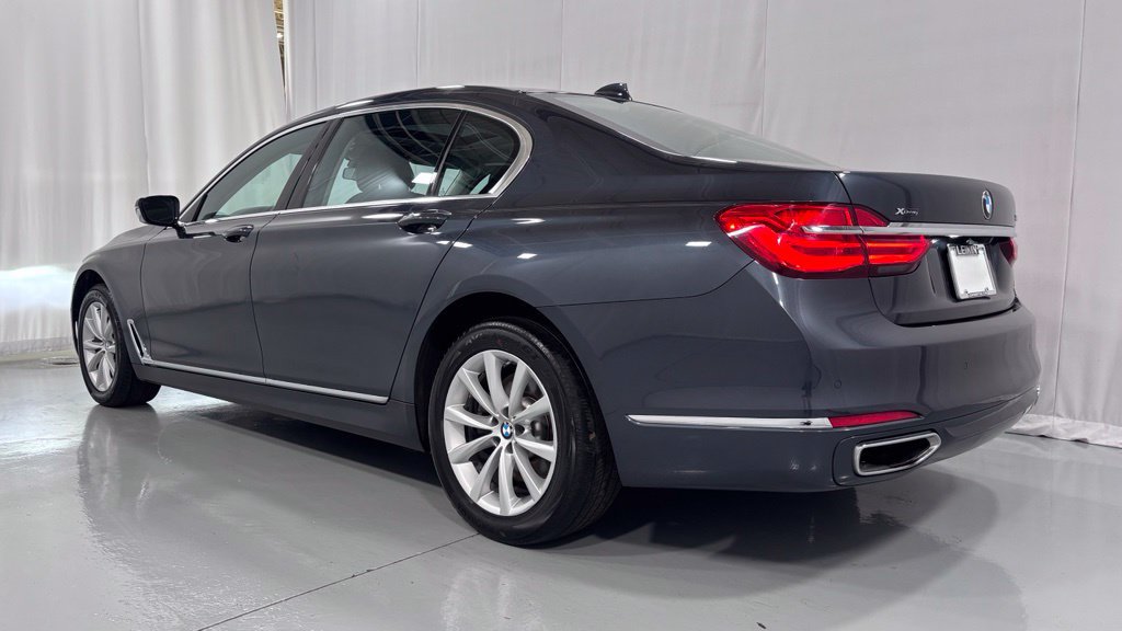 Used 2018 BMW 740i xDrive AWD/4WD image 8