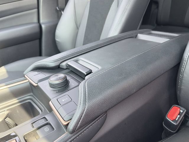 Used 2025 Toyota Grand Highlander AWD Hybrid image 30