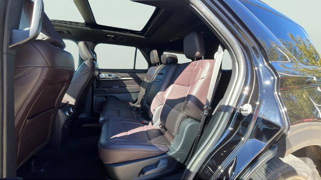 Certified 2025 Ford Explorer Platinum image 17