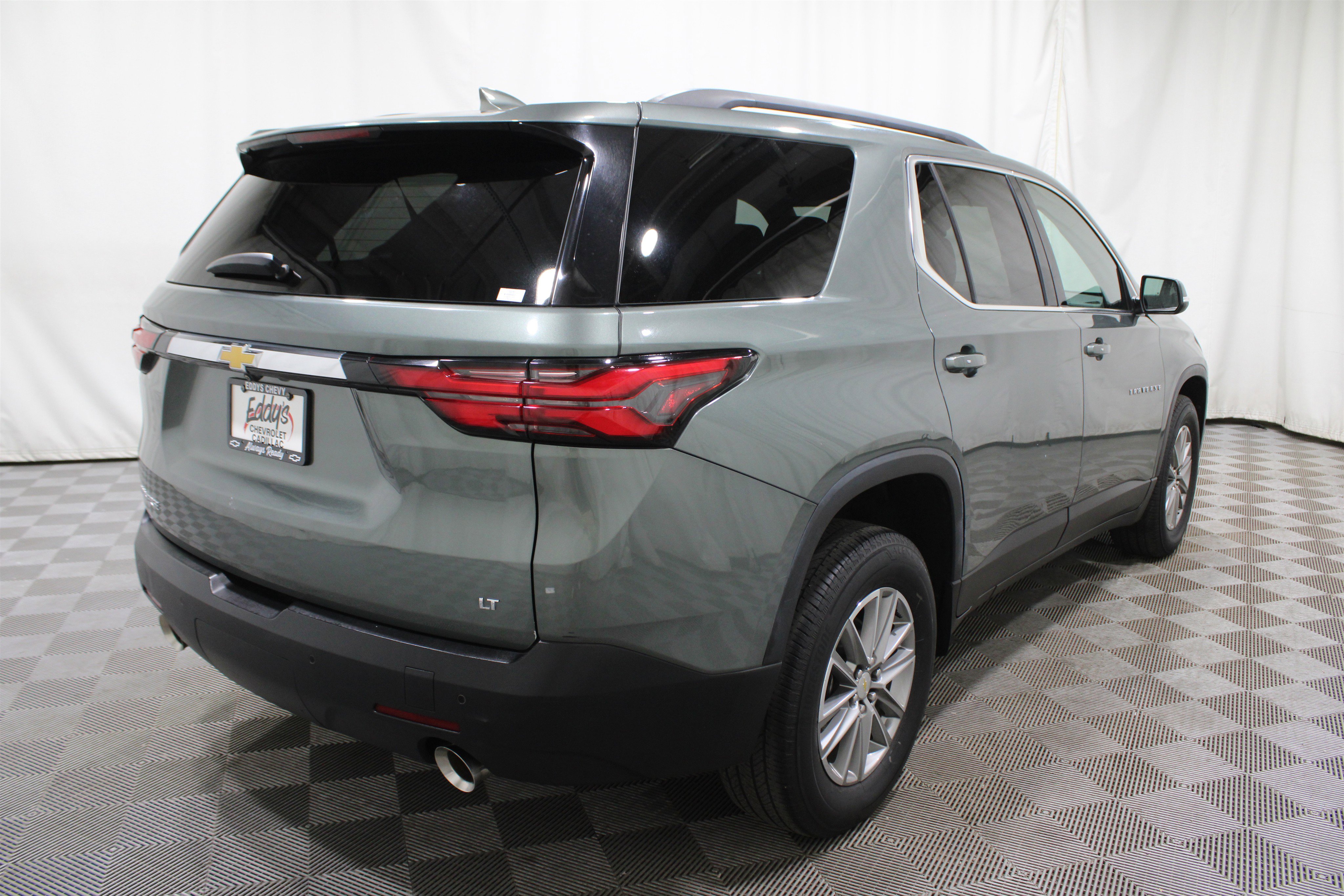 Used 2023 Chevrolet Traverse LT image 35
