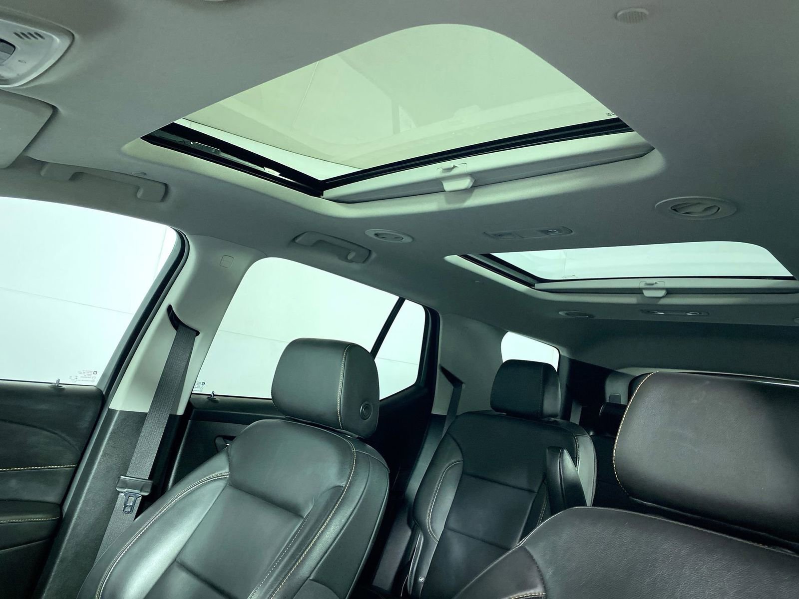 Used 2020 Chevrolet Traverse RS image 17