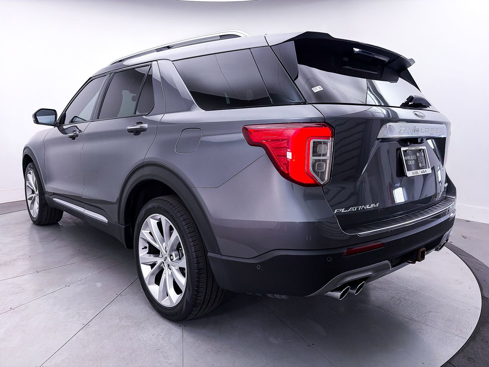 Used 2021 Ford Explorer Platinum w/ Equipment Group 601A AWD/4WD image 16