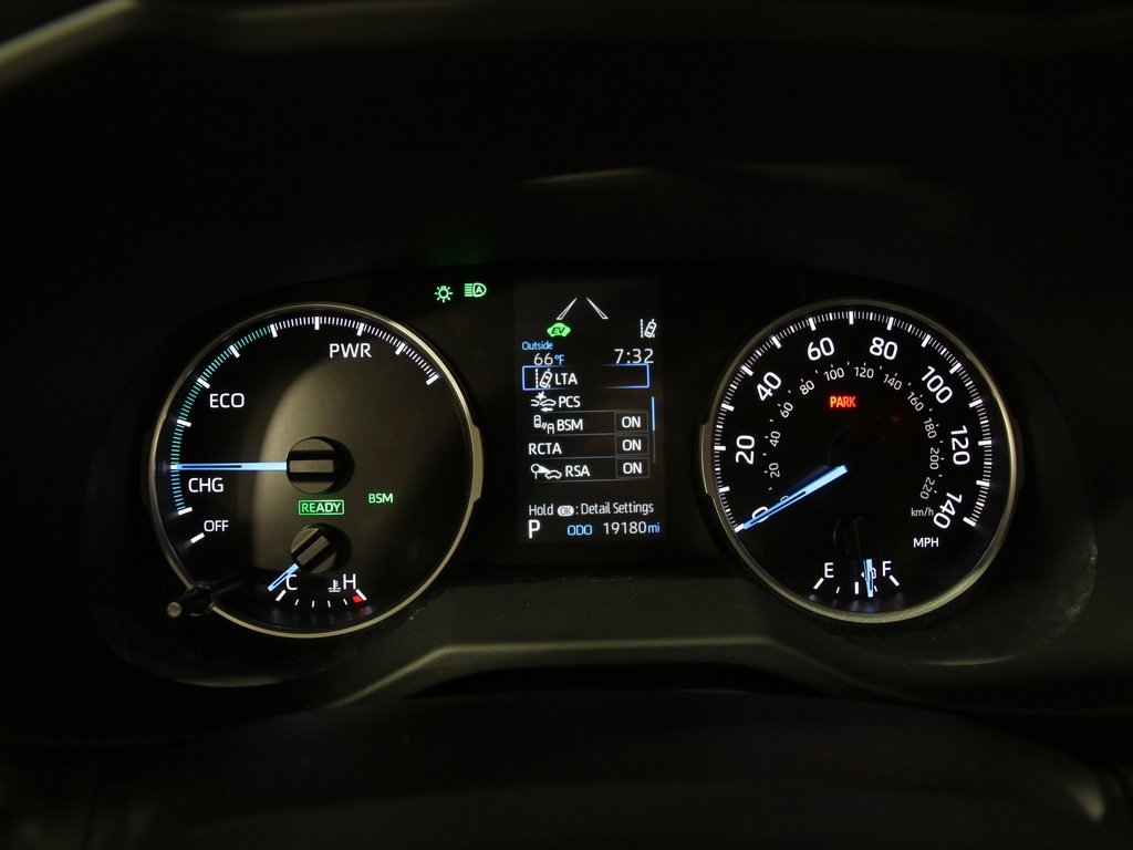 Used 2022 Toyota RAV4 XLE image 8