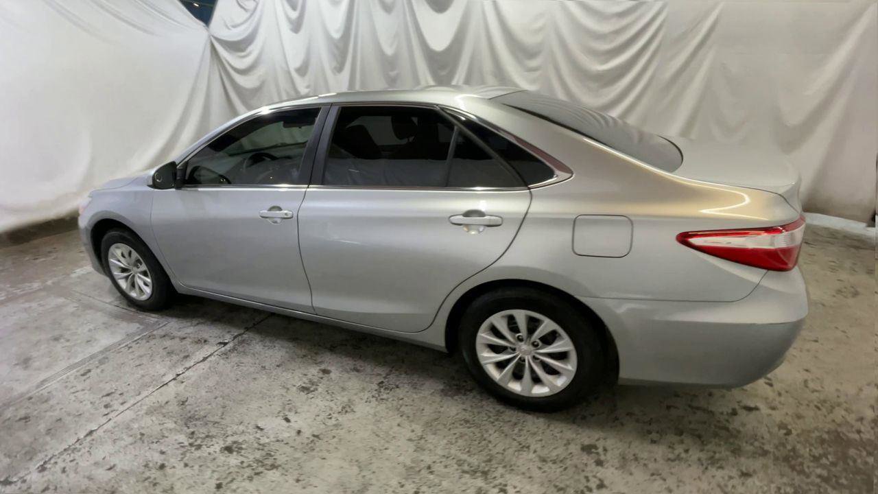 Used 2015 Toyota Camry LE FWD image 6
