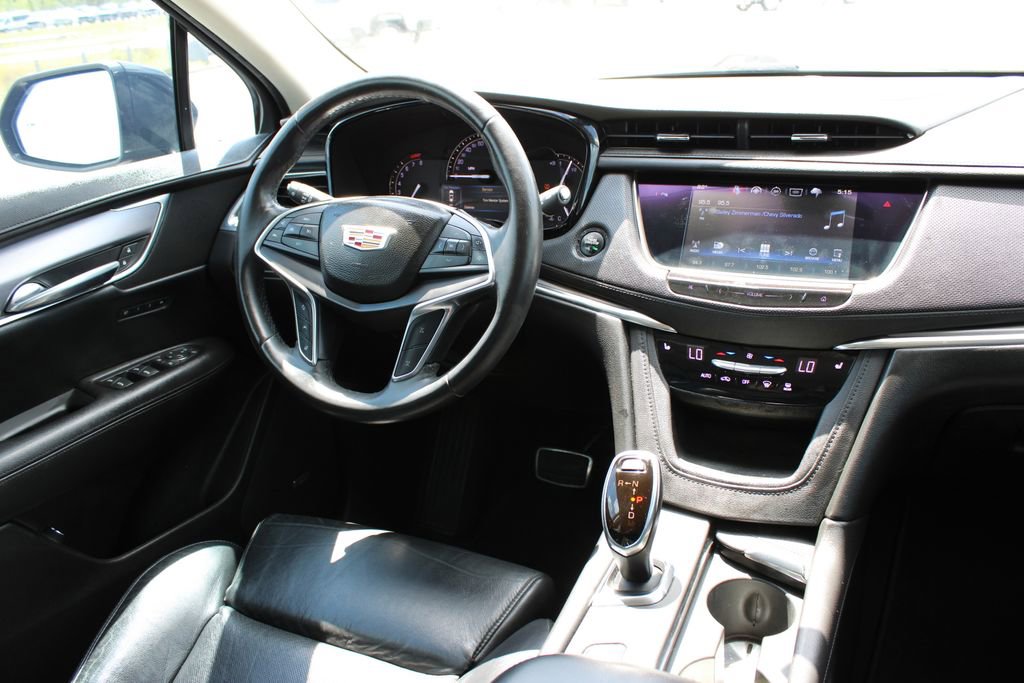 Used 2017 Cadillac XT5 Luxury w/ Driver Awareness Package image 8