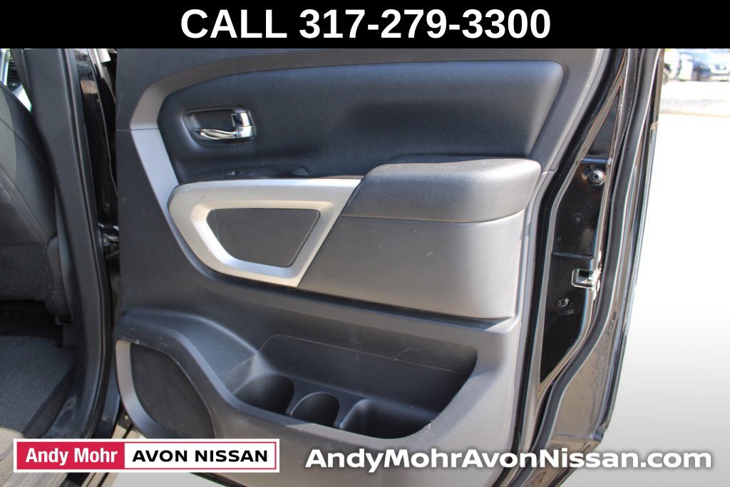 Used 2018 Nissan Titan SV AWD/4WD image 23