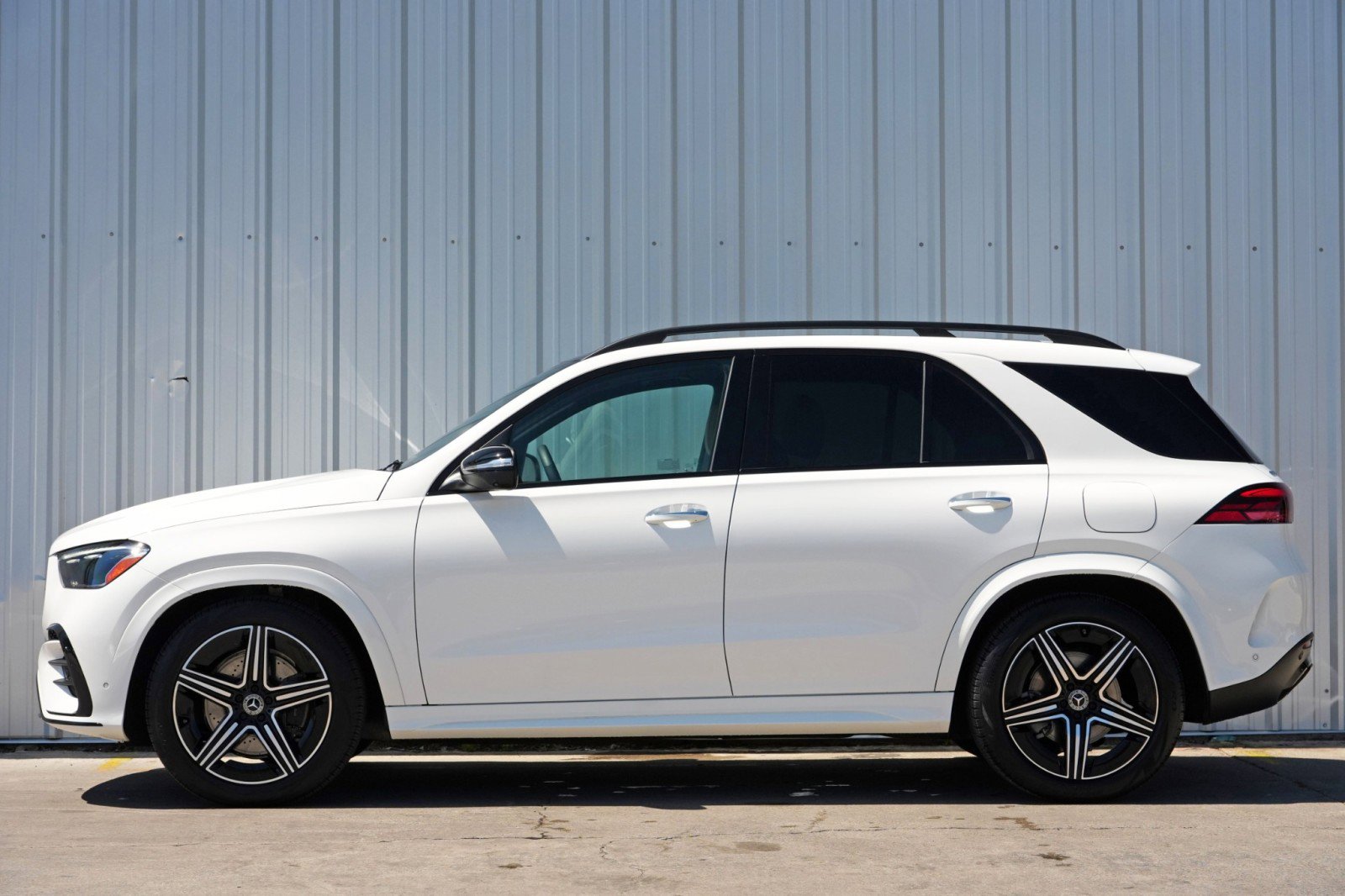 Used 2024 Mercedes-Benz GLE 450e 4MATIC image 9