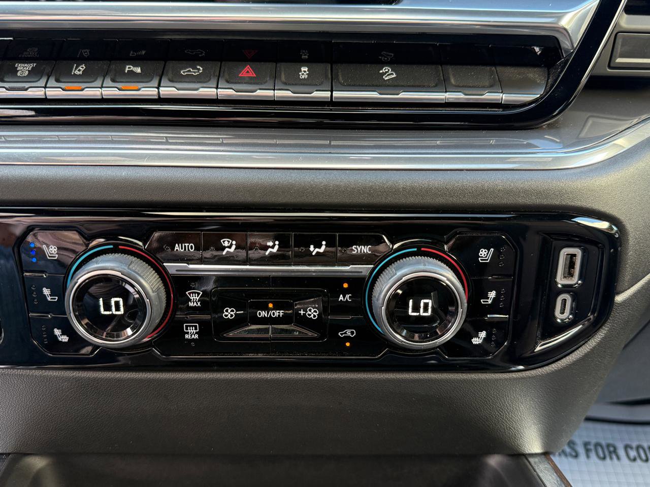 Used 2024 Chevrolet Silverado 2500 High Country w/ Technology Package image 17