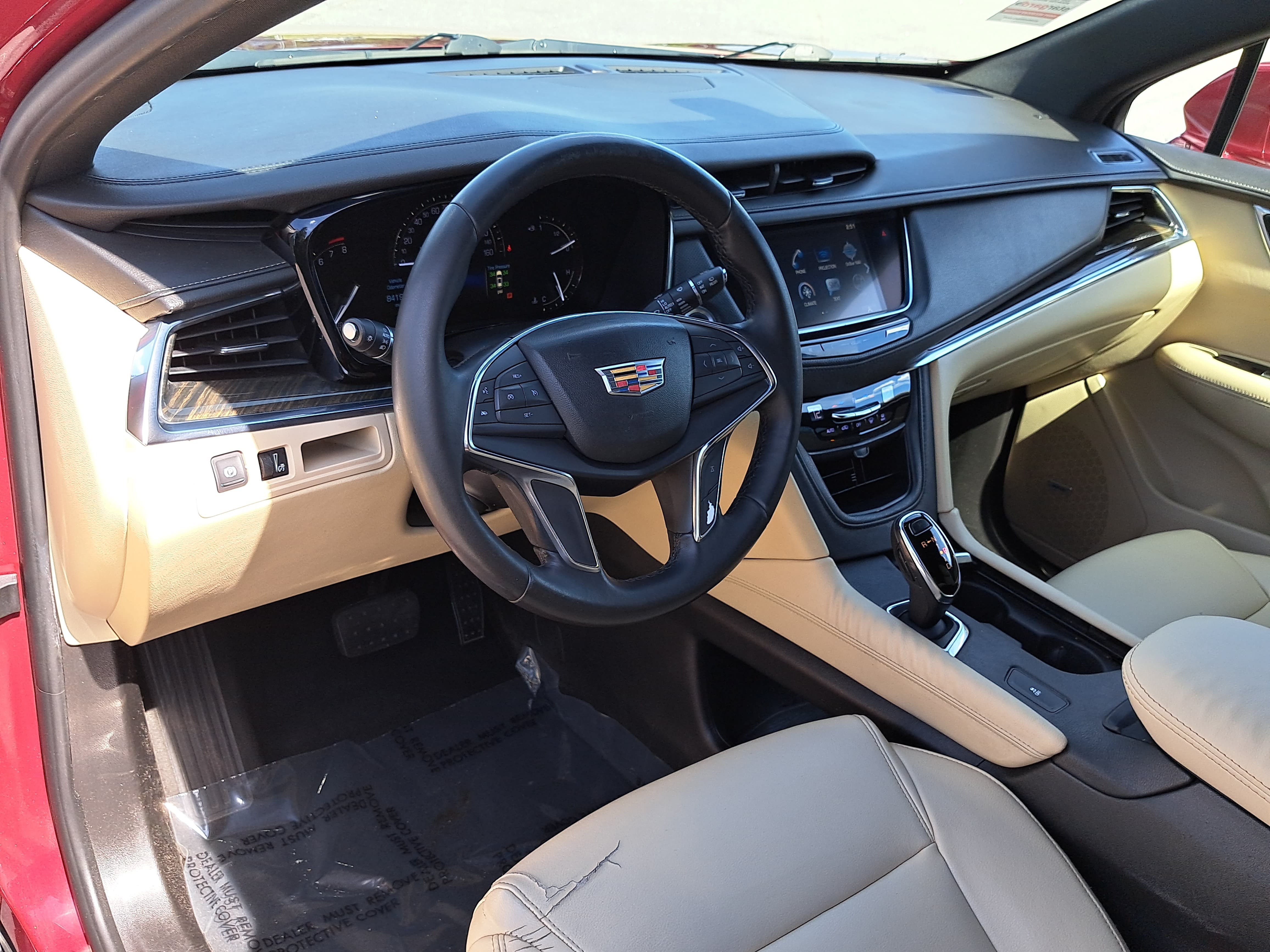 Used 2019 Cadillac XT5 FWD image 17