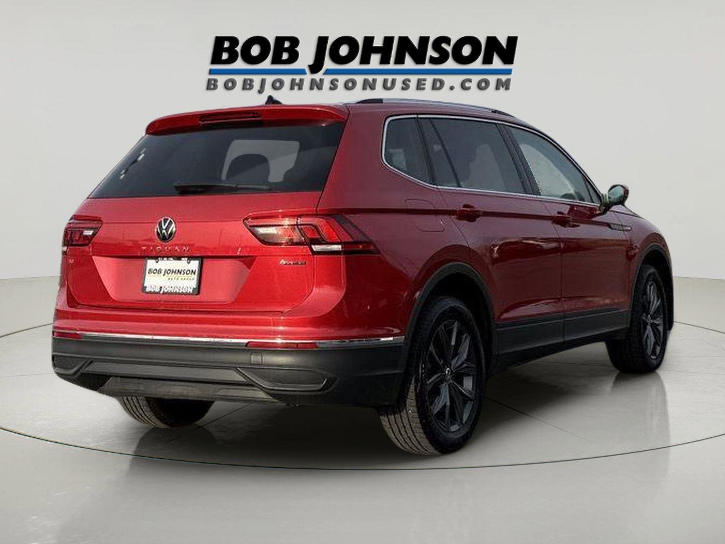 Used 2022 Volkswagen Tiguan SE AWD/4WD image 2