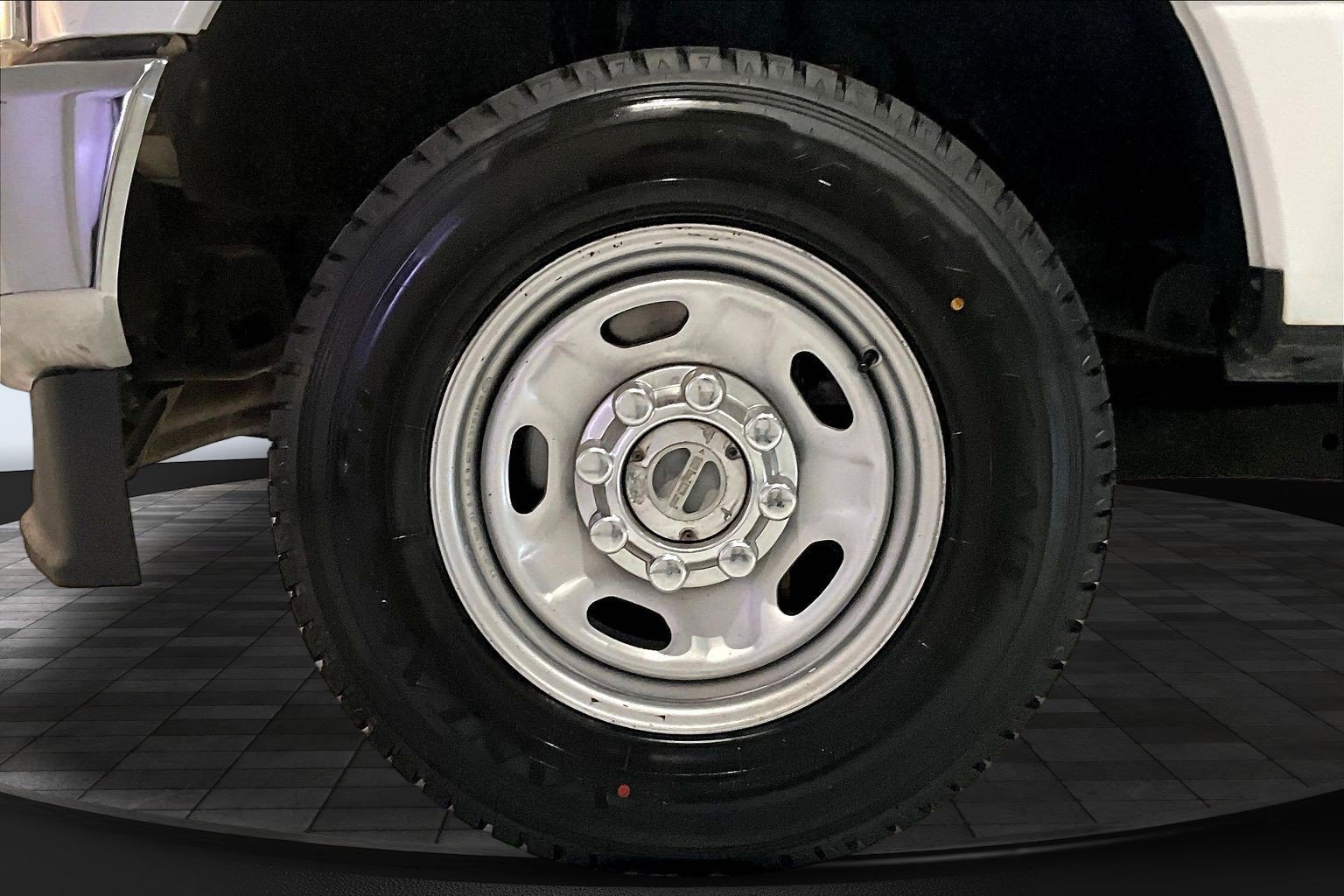 Used 2020 Ford F250 XL w/ Power Equipment Group AWD/4WD image 32
