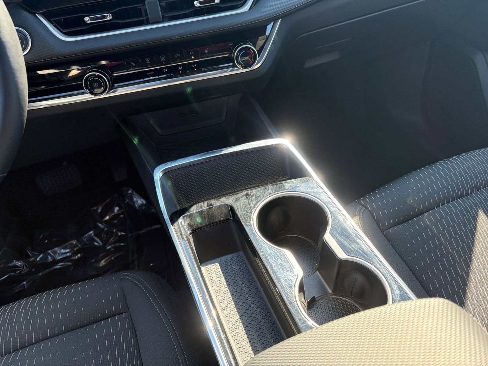 Used 2025 Chevrolet Equinox LT image 40