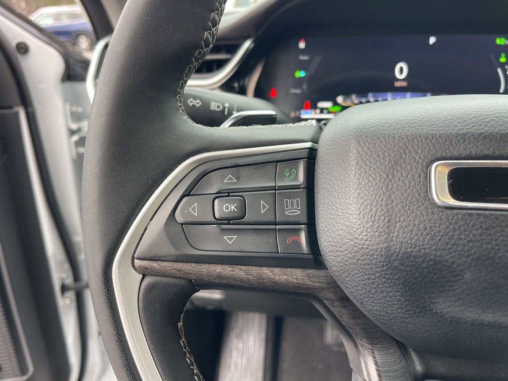 Used 2023 Jeep Grand Cherokee 4WD 4xe image 18