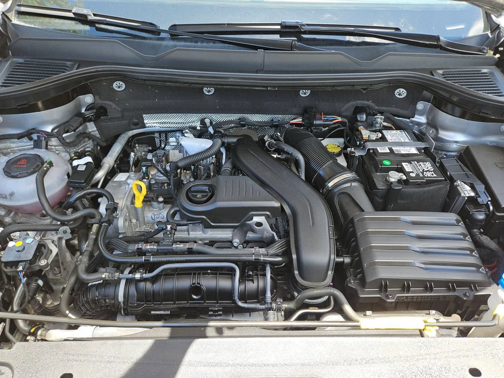 Used 2025 Volkswagen Taos SE AWD/4WD image 23
