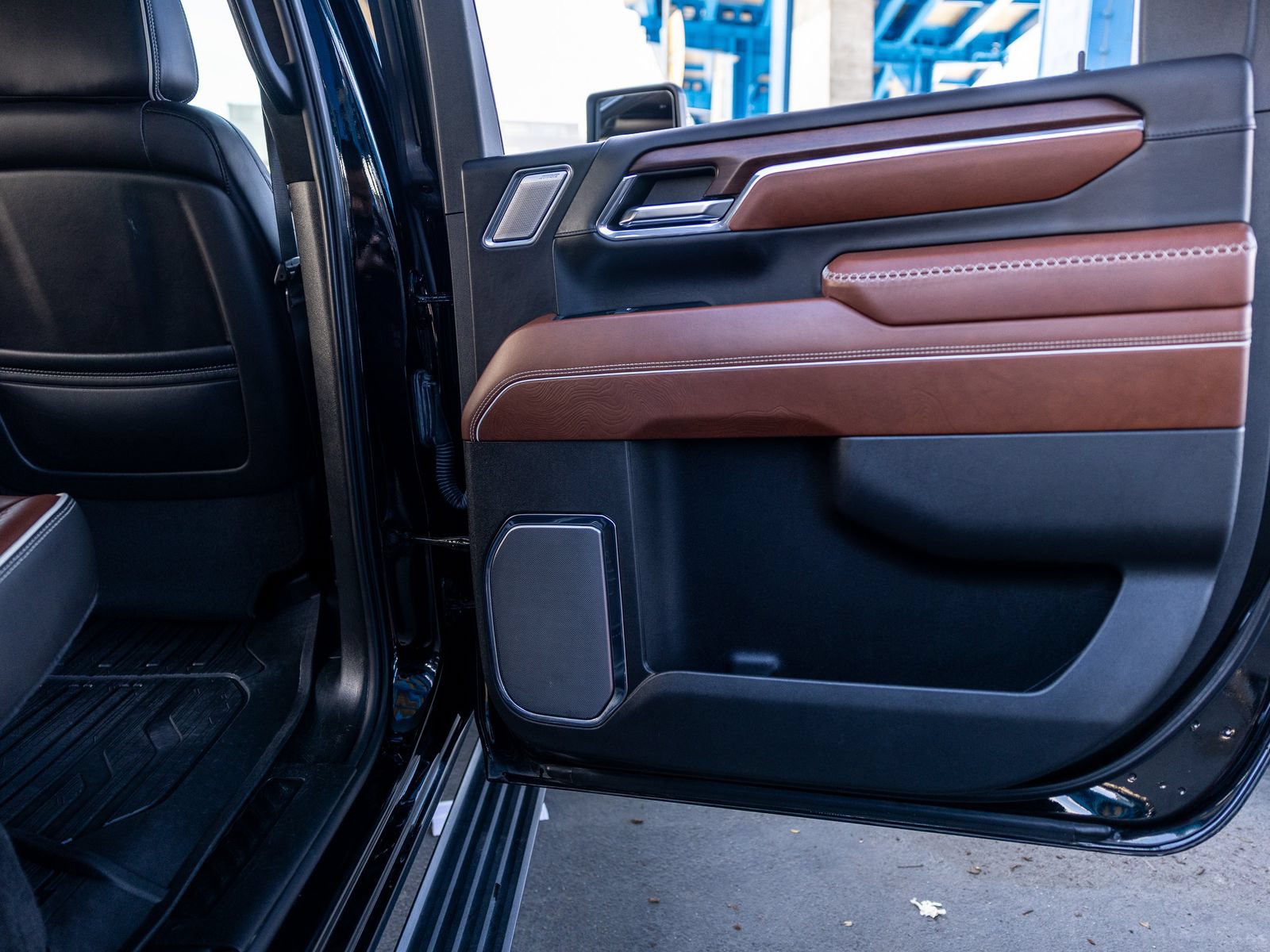 Used 2024 GMC Sierra 2500 Denali Ultimate w/ Max Trailering Package AWD/4WD image 39