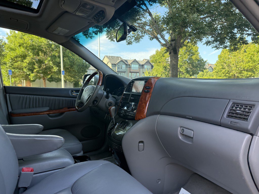Used 2008 Toyota Sienna XLE AWD/4WD image 18