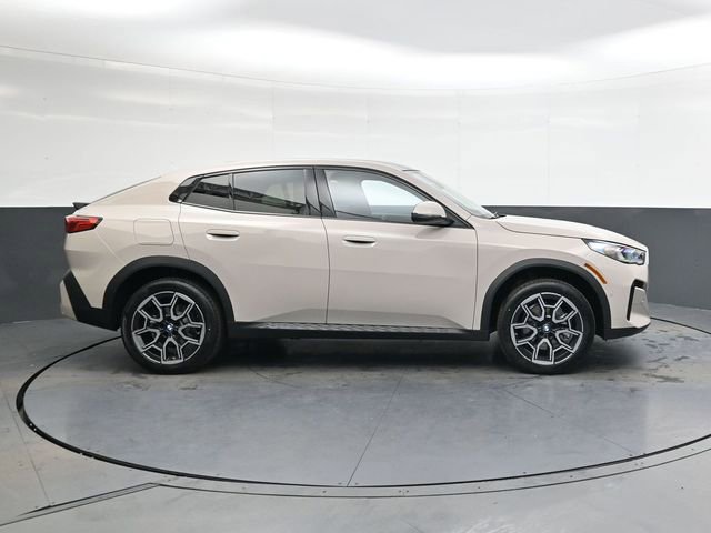 New 2026 BMW X2 xDrive28i w/ Technology Package image 3