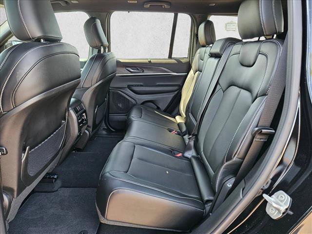 New 2025 Jeep Grand Cherokee Limited w/ Luxury Tech Group II RWD image 16