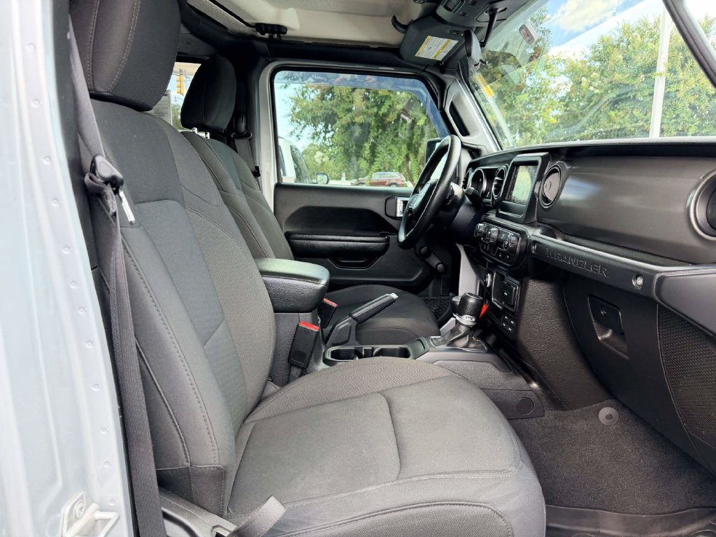 Used 2022 Jeep Wrangler Unlimited Sport AWD/4WD image 9
