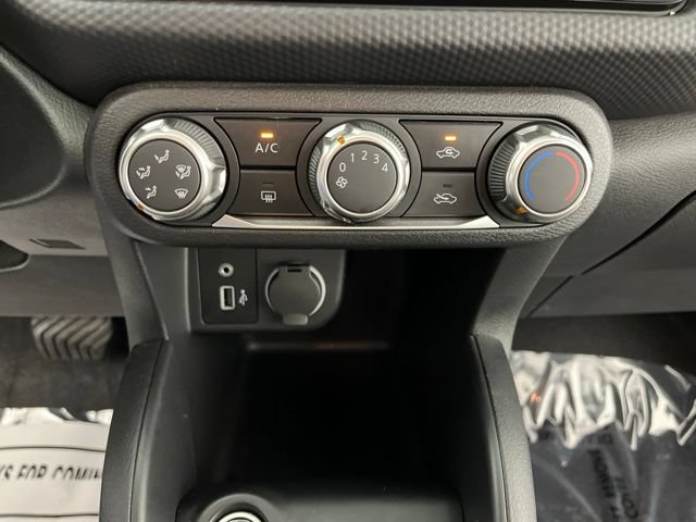 Certified 2025 Nissan Kicks Play S FWD image 27