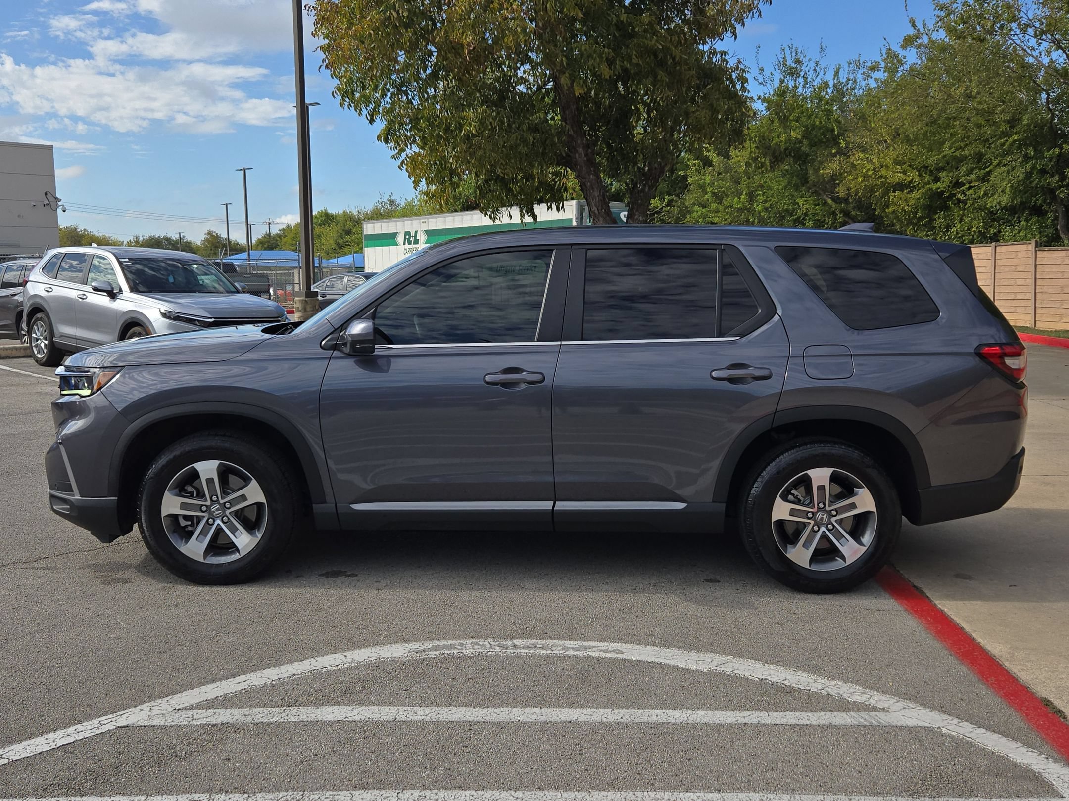 Used 2025 Honda Pilot EX-L image 6