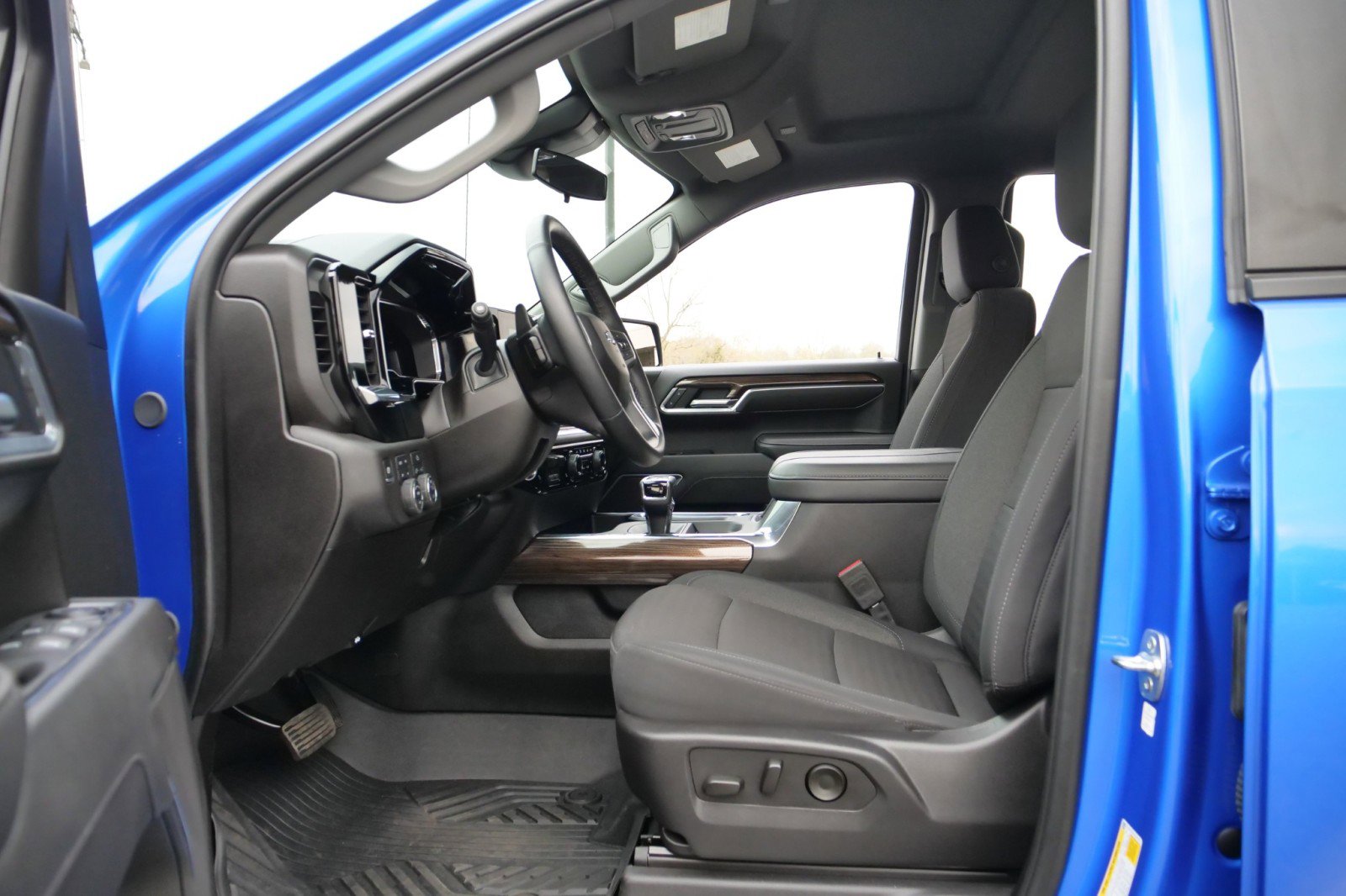 Used 2025 Chevrolet Silverado 1500 RST image 27