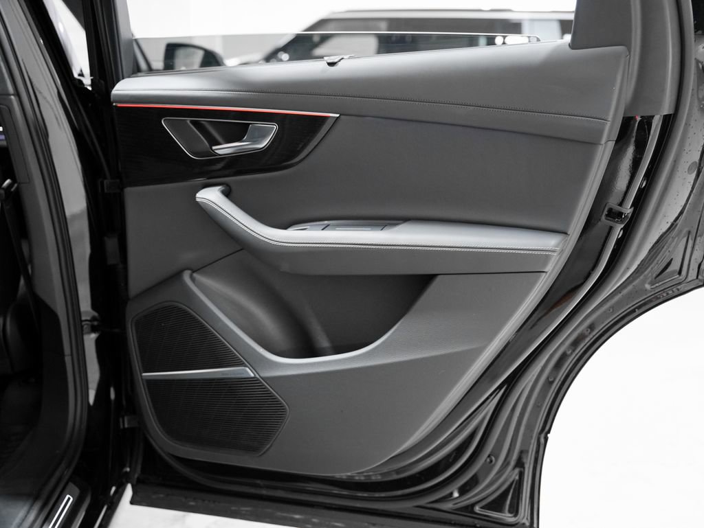 Used 2025 Audi Q7 3.0T Prestige image 37