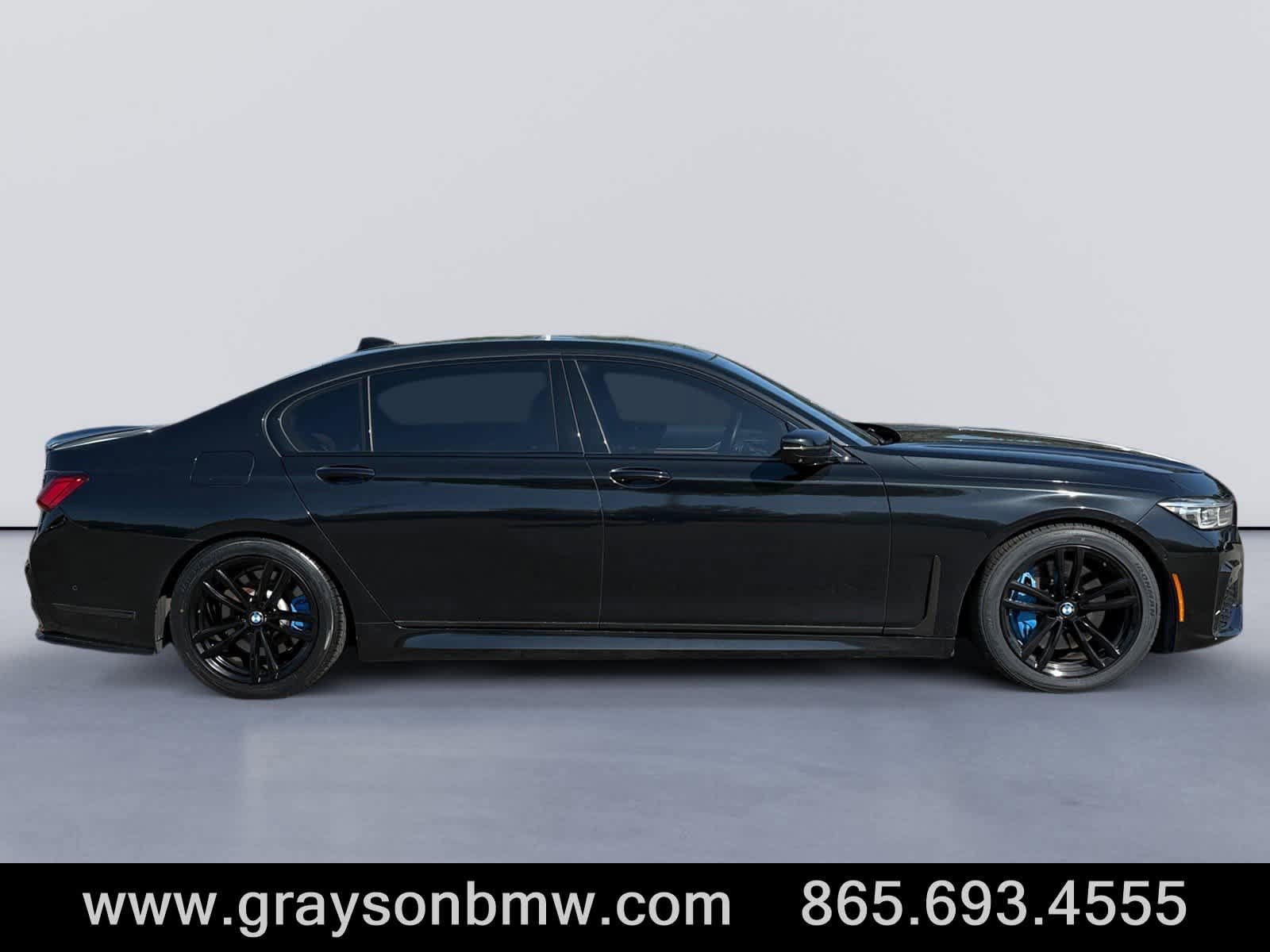 Used 2022 BMW 750i xDrive w/ M Sport Package AWD/4WD image 2