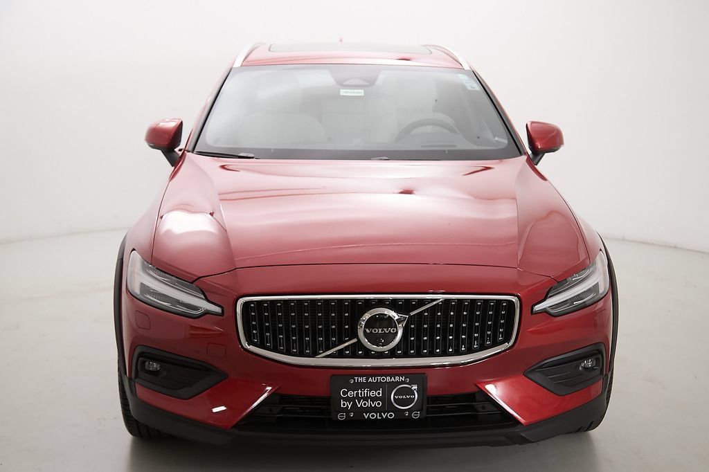 Certified 2024 Volvo V60 B5 Cross Country Ultimate AWD/4WD image 5