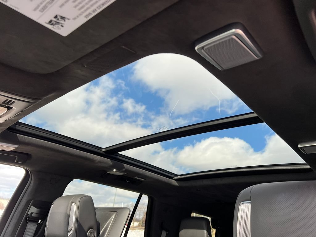 Certified 2025 Cadillac Escalade Sport Platinum w/ LPO, Floor Liner Package AWD/4WD image 9