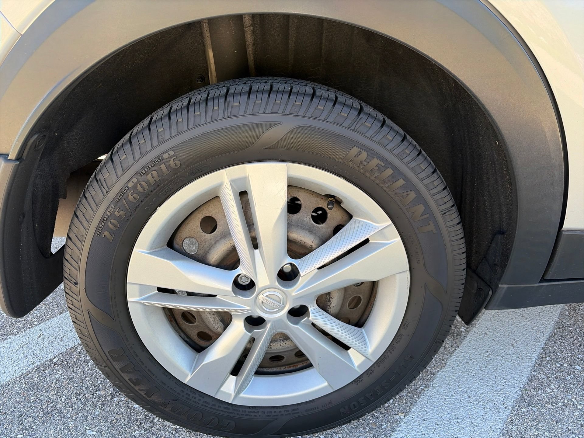 Used 2020 Nissan Kicks S FWD image 15