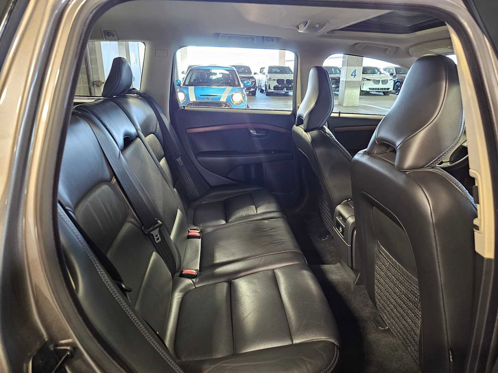 Used 2009 Volvo XC70 3.2 image 31
