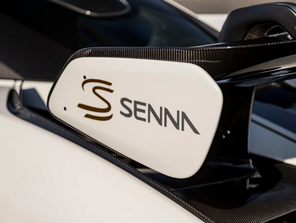Used 2019 McLaren Senna RWD image 11