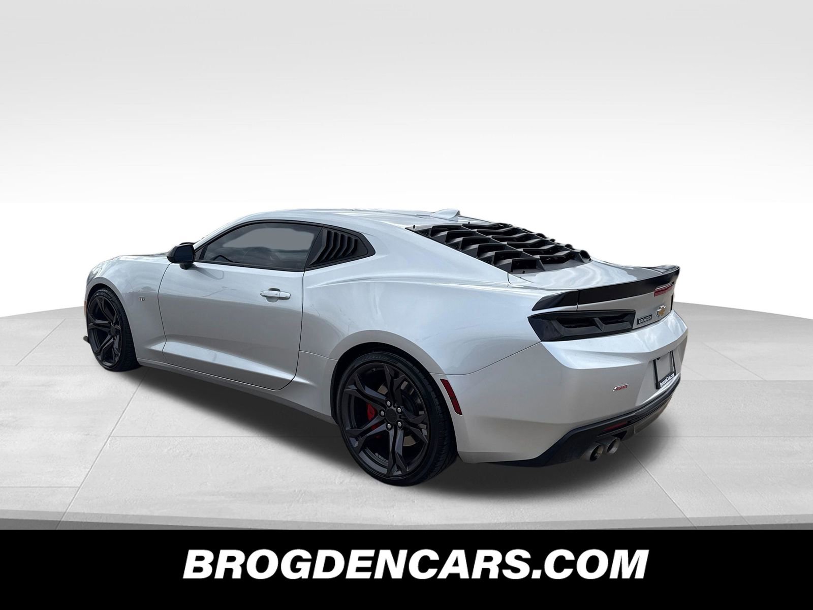 Used 2018 Chevrolet Camaro SS RWD image 10