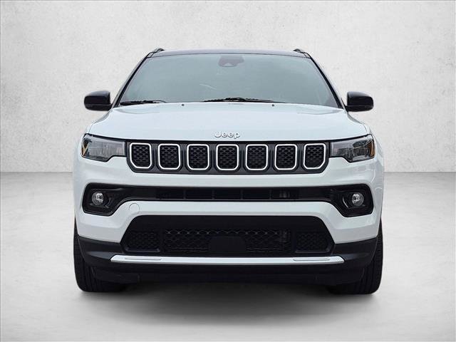 Used 2023 Jeep Compass Limited AWD/4WD image 2