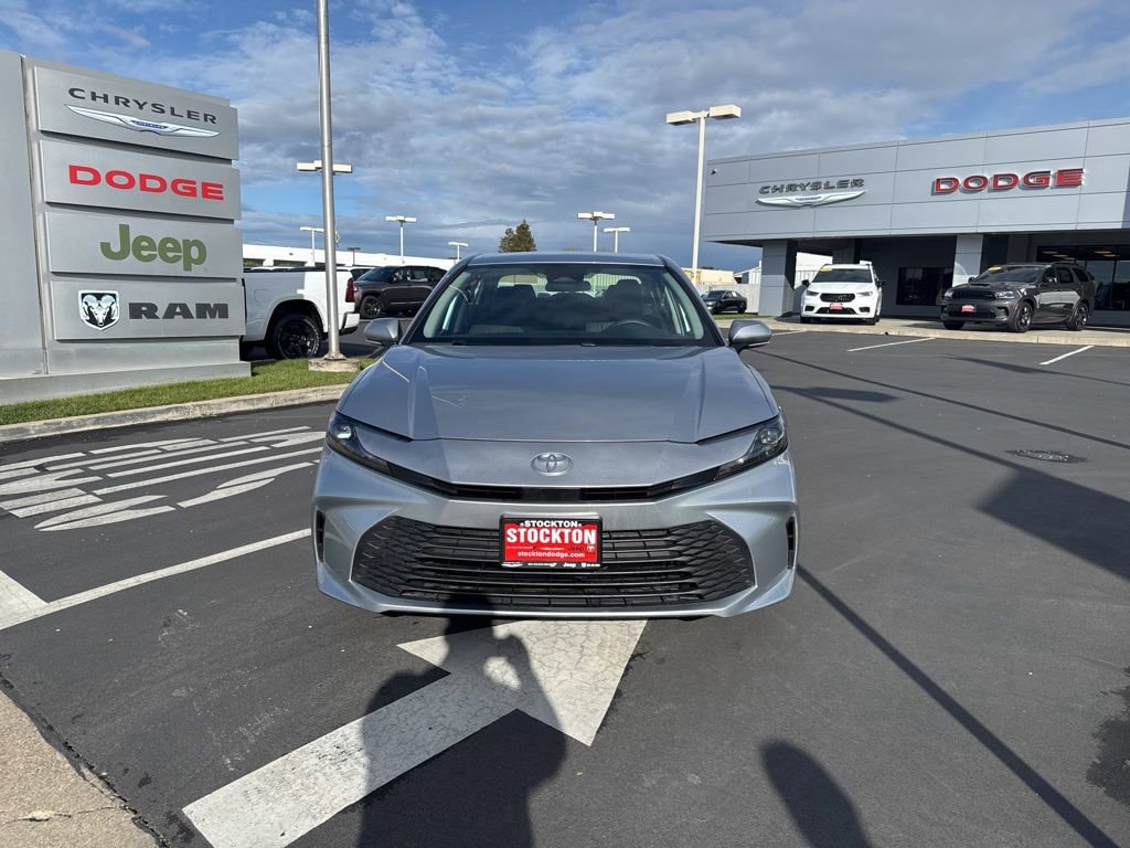Used 2025 Toyota Camry LE image 10