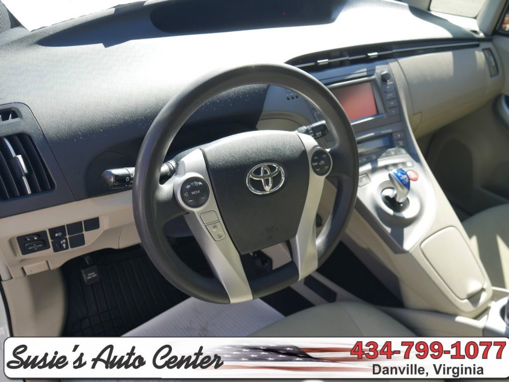 Used 2014 Toyota Prius Two FWD image 19