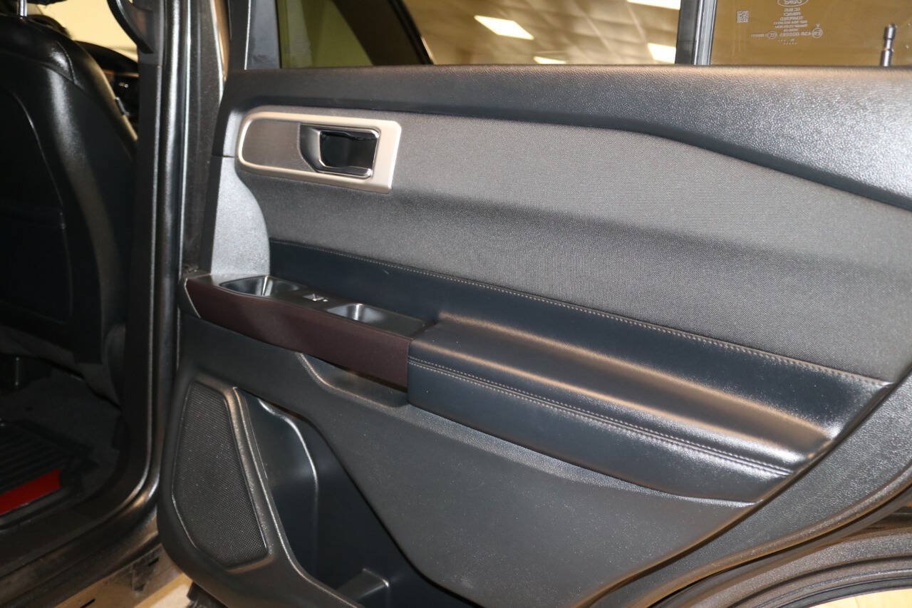 Used 2020 Ford Explorer XLT RWD image 70