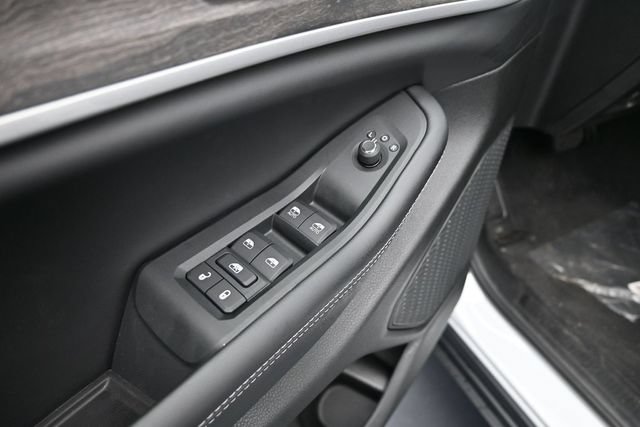 New 2026 Jeep Grand Cherokee L Limited w/ Limited Altitude Package AWD/4WD image 13