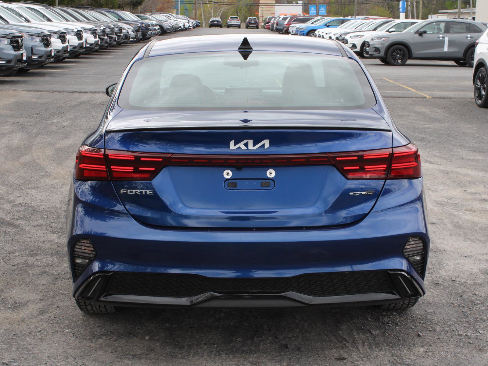 Used 2024 Kia Forte GT-Line w/ GT-Line Premium Package FWD image 5