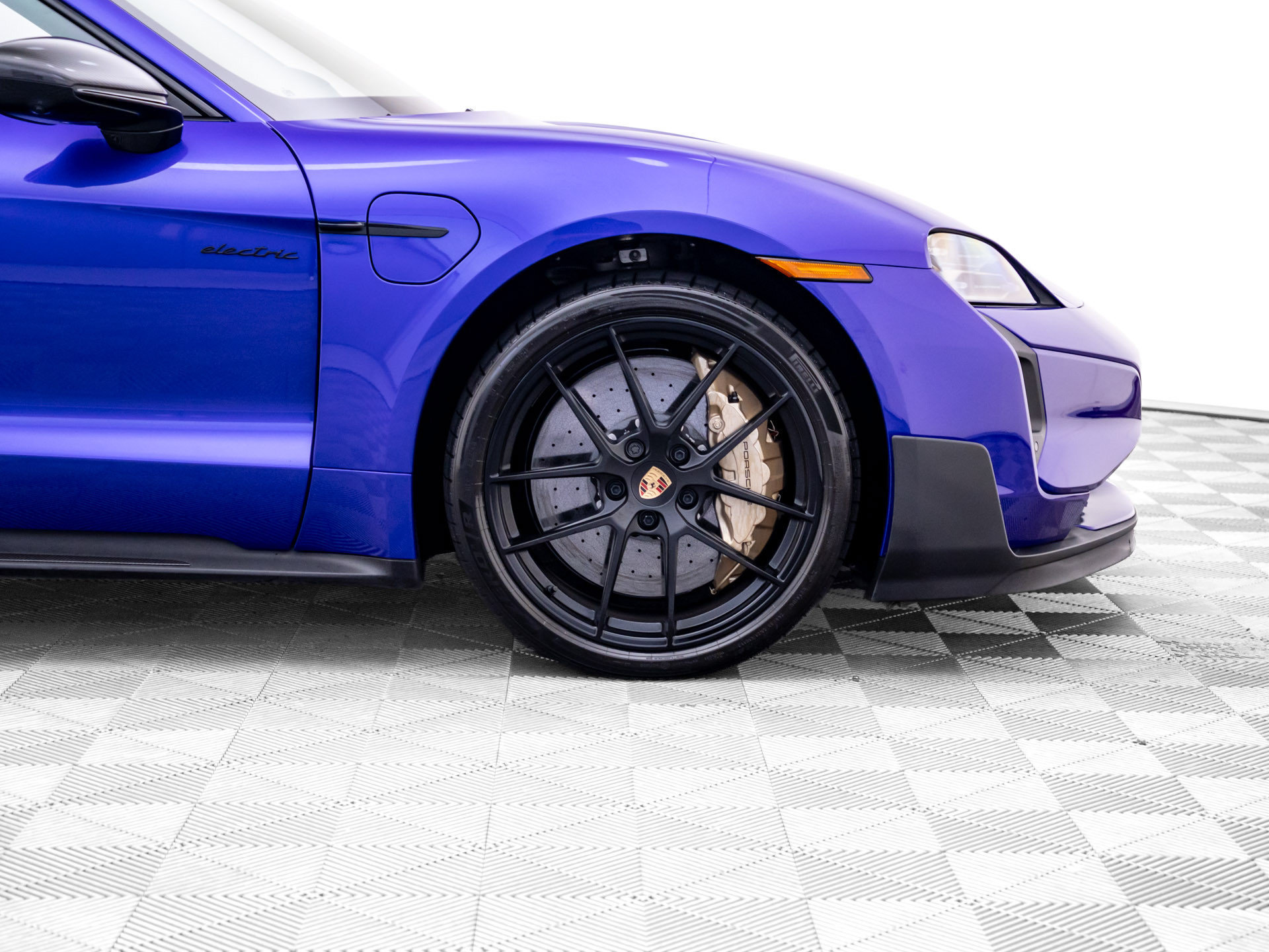 Used 2025 Porsche Taycan Turbo GT AWD/4WD image 39