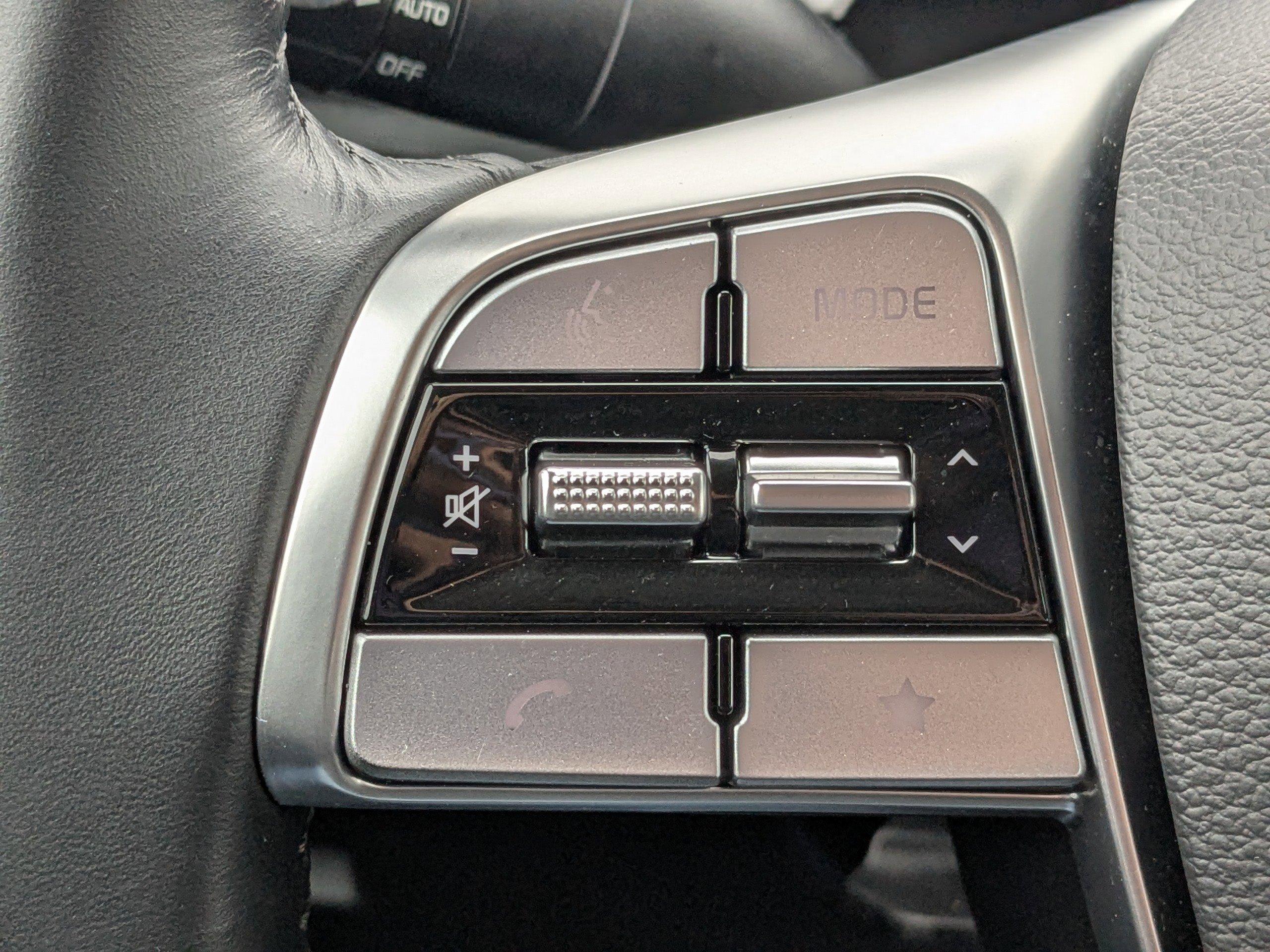 Used 2025 Kia Telluride S image 33