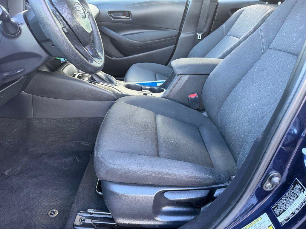 Used 2025 Toyota Corolla LE FWD image 11