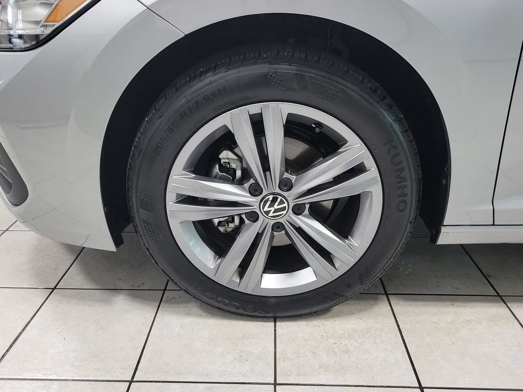 Used 2023 Volkswagen Jetta SE w/ Panoramic Sunroof Package FWD image 49